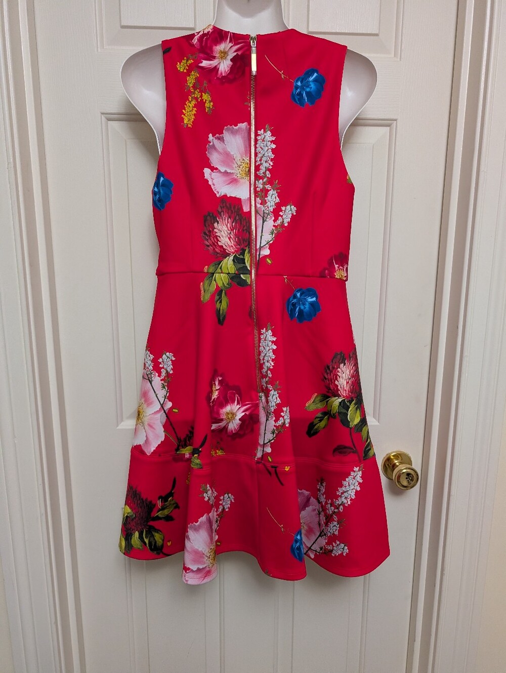 Ted Baker Red Floral Skater Swing Dress sz 3/US 8 - Picture 2 of 10